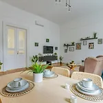 Апартаменты Luxury By The Famous Vaci Street *