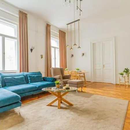 Luxury By The Famous Vaci Street * Budapešť