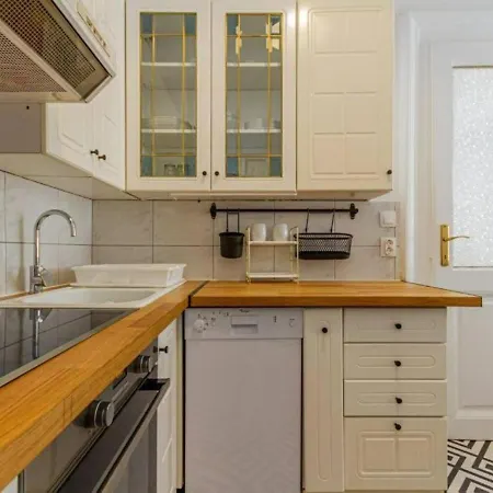 Luxury By The Famous Vaci Street * Budapeste